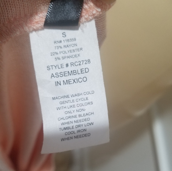 Rag and Couture cold shoulder pink top. Small - Picture 7 of 8